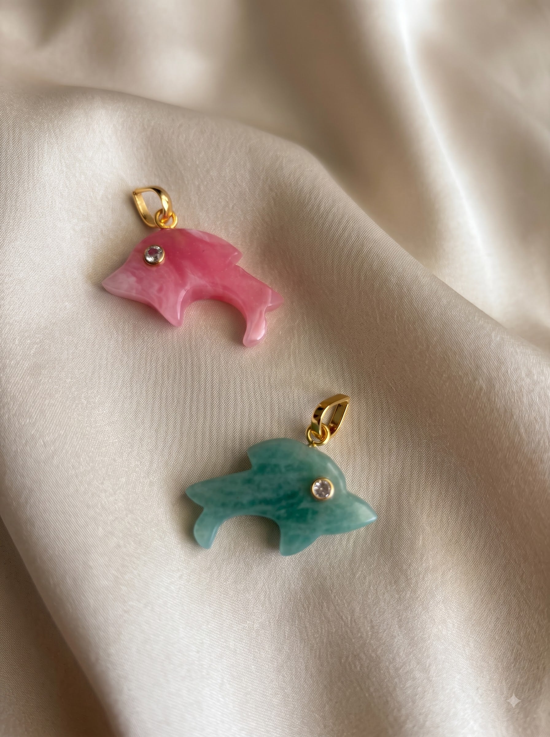 carving dolphin with eye center cz stone