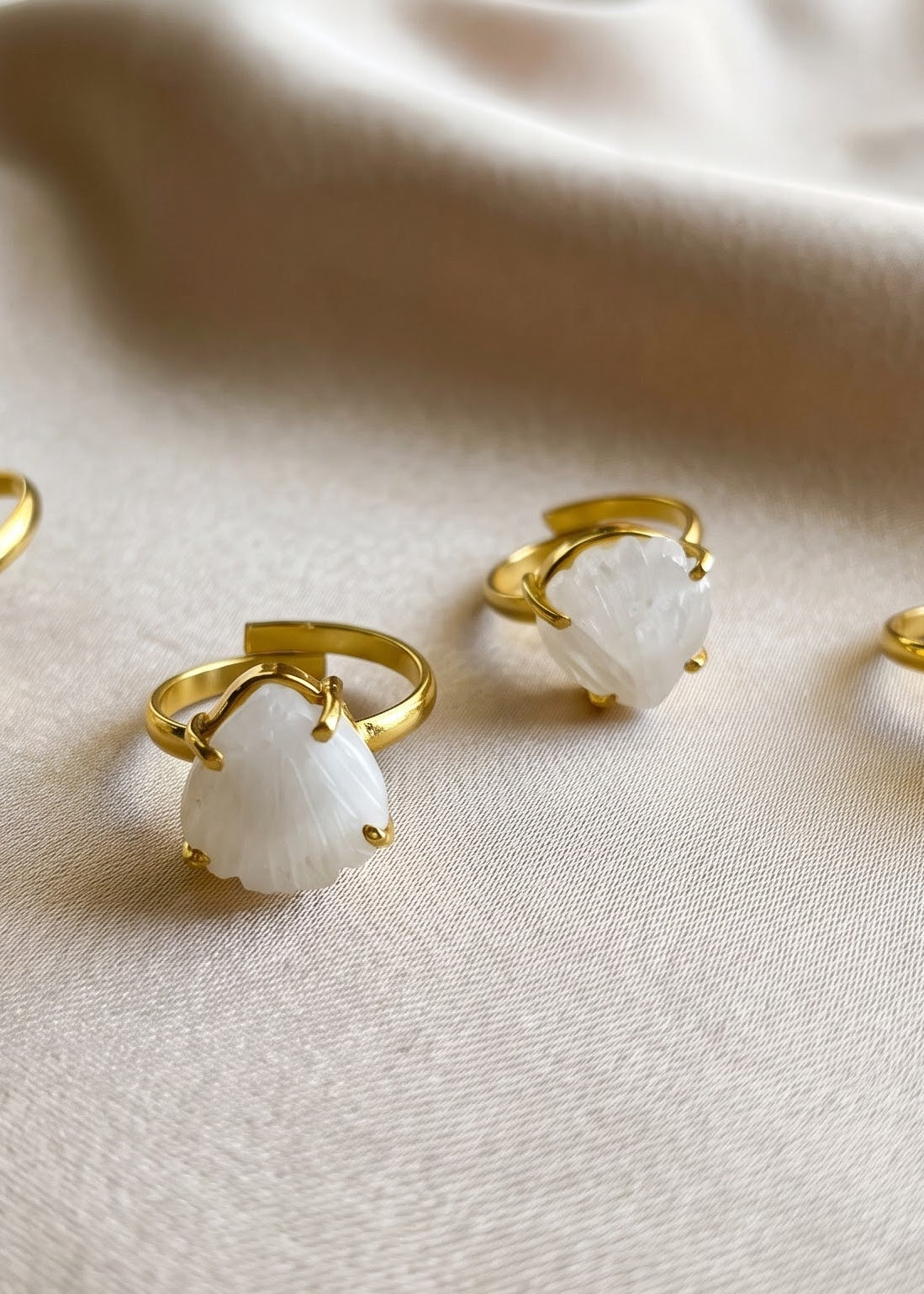 open sizes carving 16 mm  white shell rings with 18K gold filled with center stone limited edition