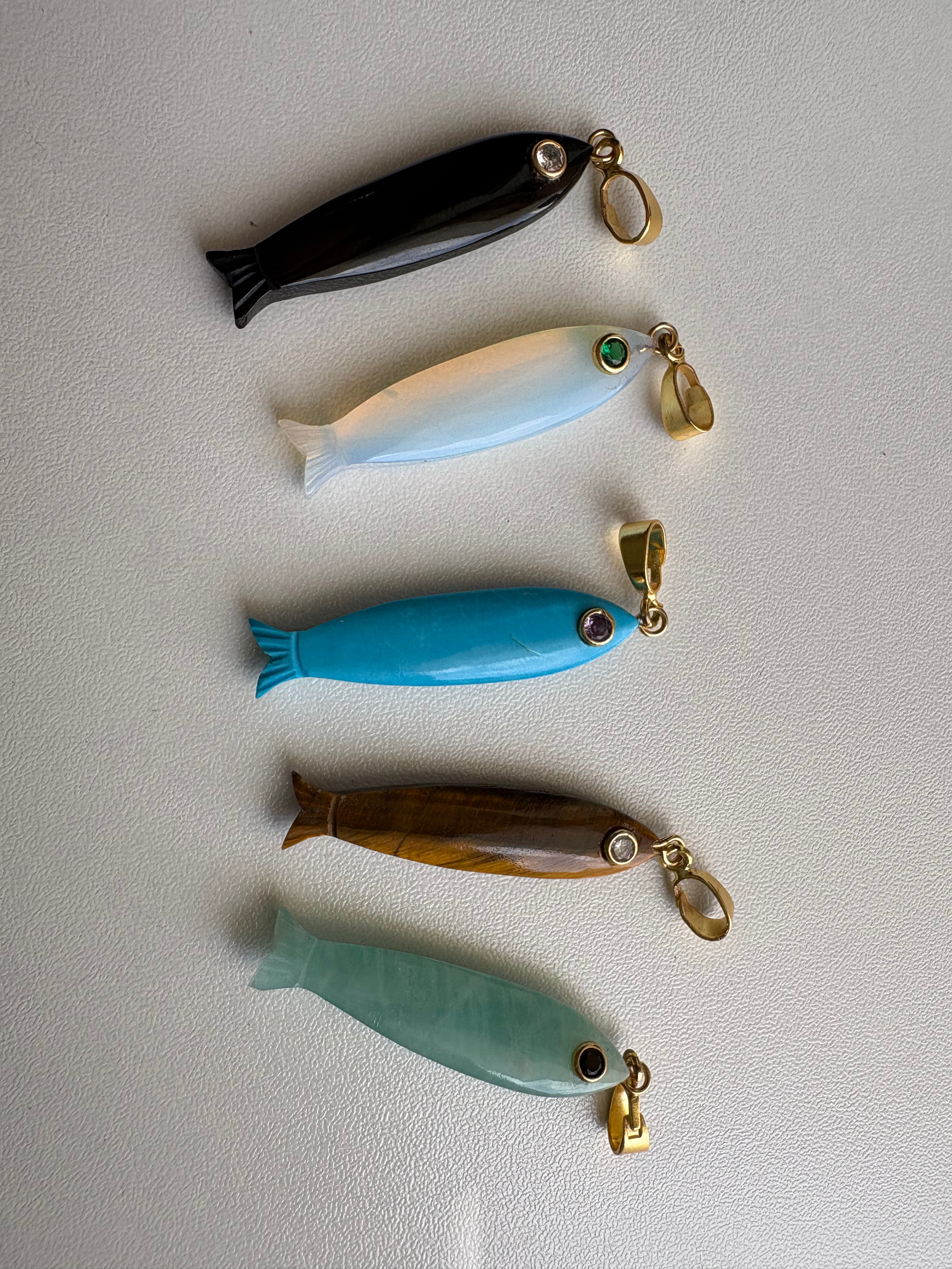 Long stone fish in 5 stone types