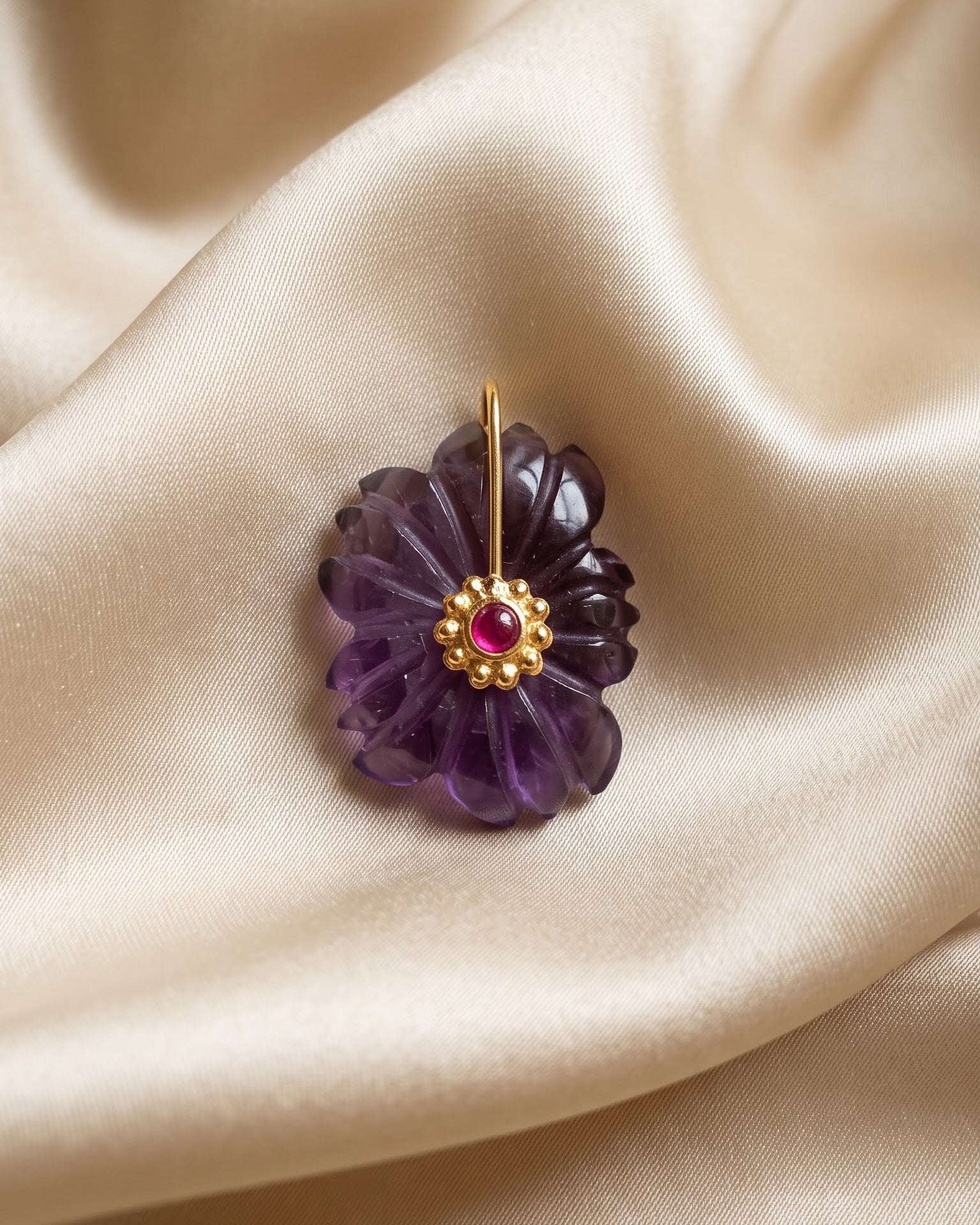 Carving FLOWER PENDENT with center red stone