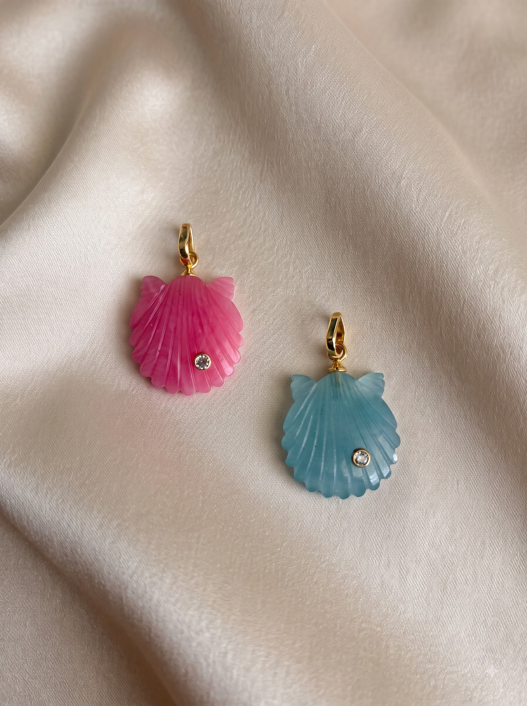 aquamarine stone pendent